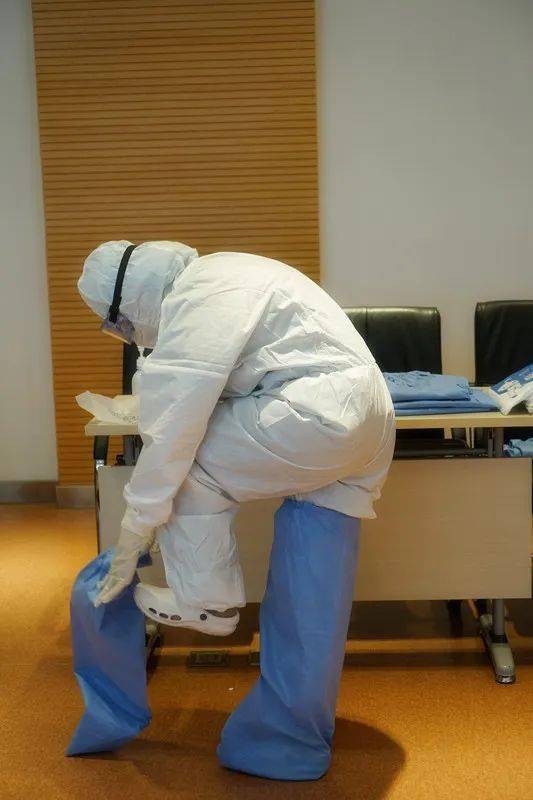 意大利杯赛程吃紧,费耶诺德清晨完成体检,信心回归,医务组通报恢复的简单介绍 意大利杯赛程吃紧,费耶诺德清晨完成体检,信心回归,医务组通报恢复的简单介绍